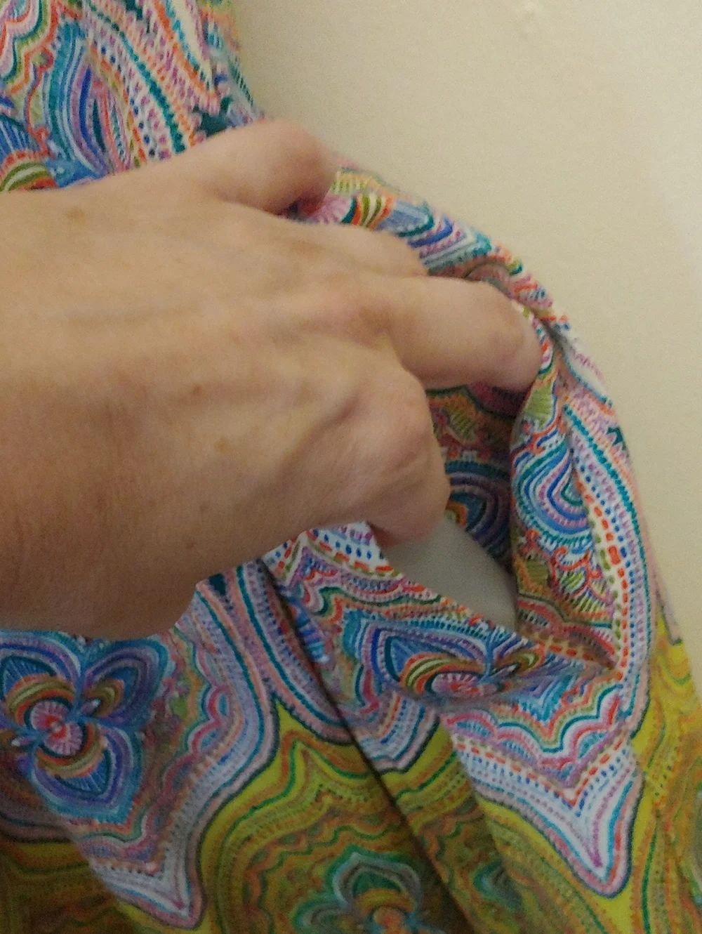 London Times Sleeveless Fit & Flare Dress Size 6 Colorful Medallion Print
